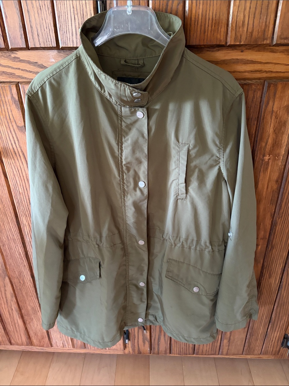 Sanctuary olive green women long jacket
Size large designed in Los Angeles